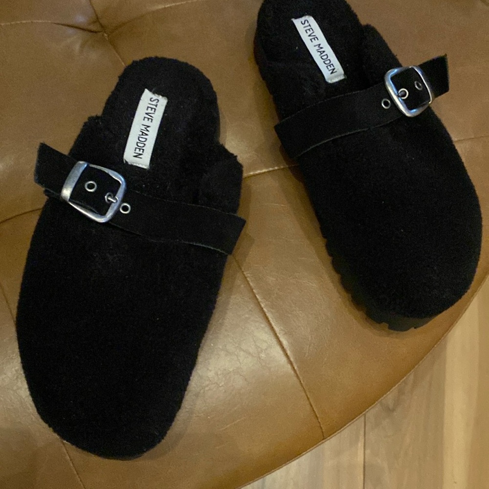 Steve Madden slides
